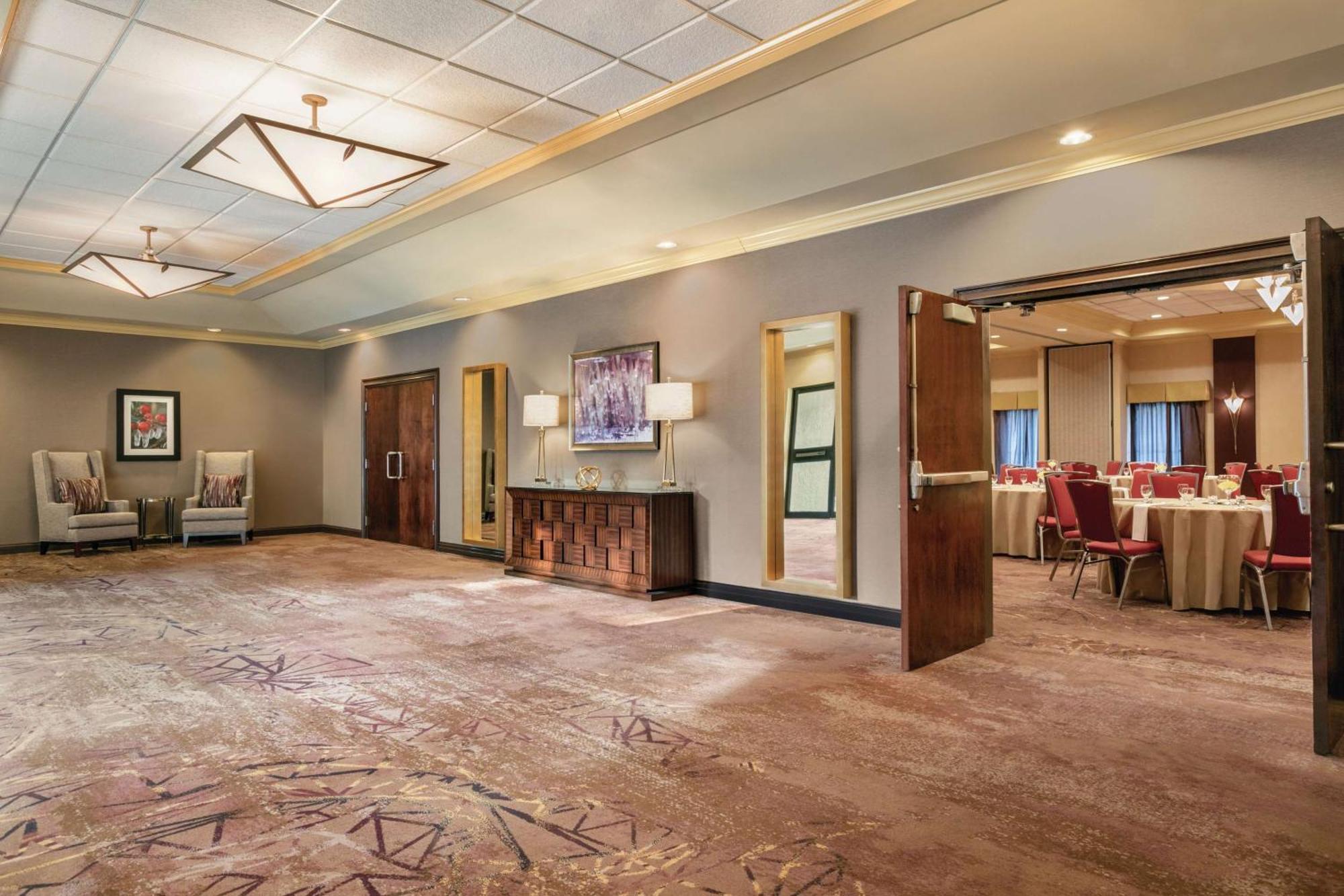 Doubletree By Hilton Atlanta Northeast/northlake 4*