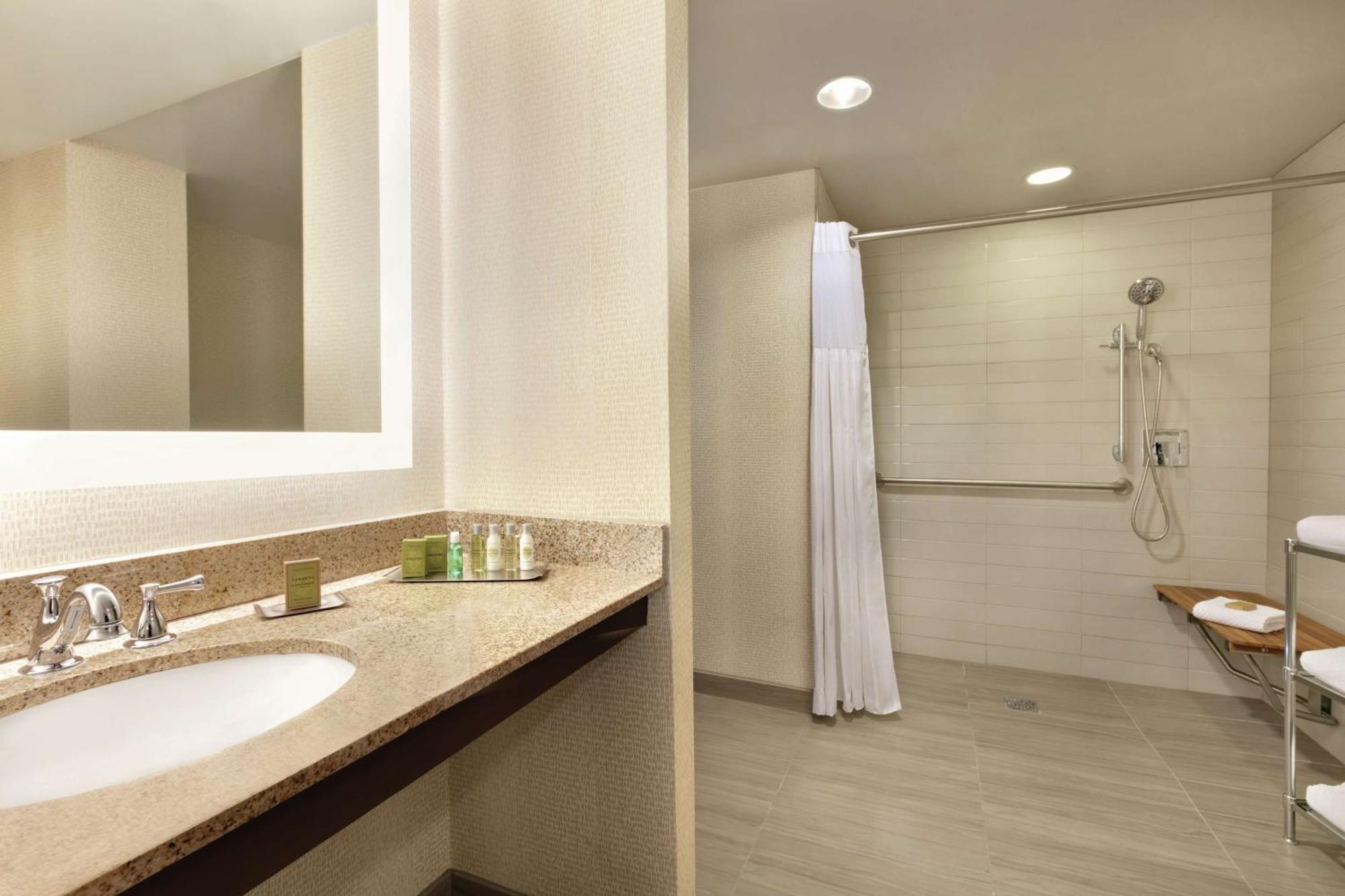 Doubletree By Hilton Atlanta Northeast/northlake Hotel Tucker