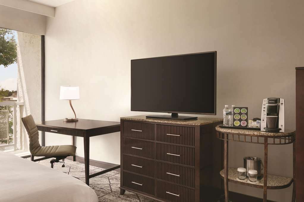 Doubletree By Hilton Atlanta Northeast/northlake Hotel